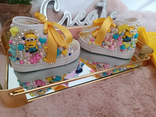 Zapatitos Victoria: Tenis Temática Minions. Variedad de Numeración