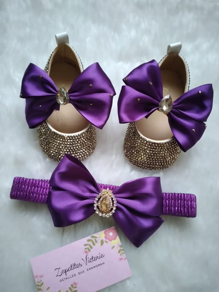 Zapatitos Victoria: Swarovski ORIGINAL & Moño Morado 💜