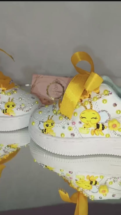 Zapatitos Victoria: AF1 Nike Tenis de Swarovski Temática PLIM PLIM ABEJITA